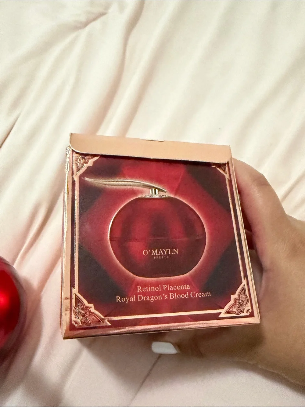 O'MAYLN Red Dragon's Blood Retinol Placenta Moisturizer - Red